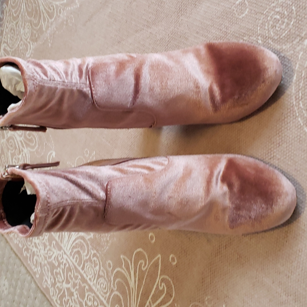 Steve Madden blush velvet ankle boots